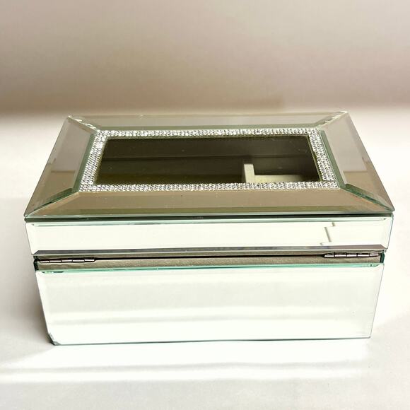 Tahari Home Beveled Mirrored Jewelry Box with Rhinestones - Picture 4 of 7